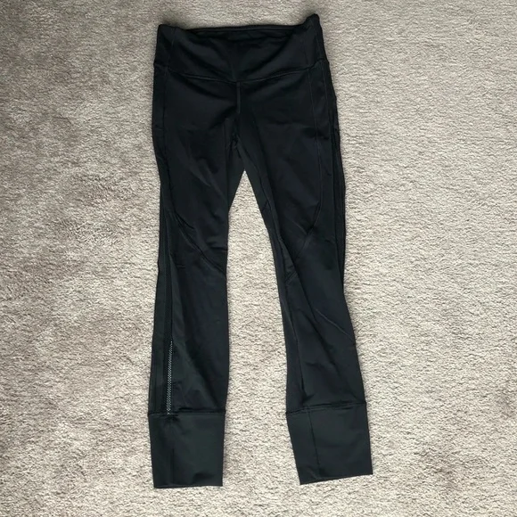 Lululemon Hit It 7/8 tight. - Picture 2 of 5